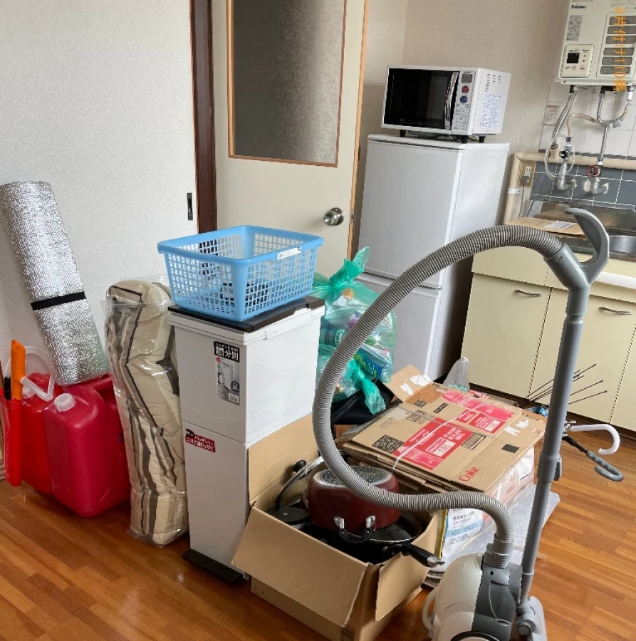 【弘前市御幸町】マットレス付きシングルベッド、テレビ台等の回収