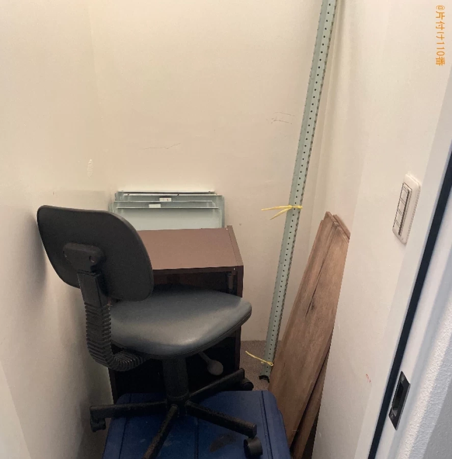 【浦添市】家庭用エアコン、カラーボックス、椅子、布団等の回収