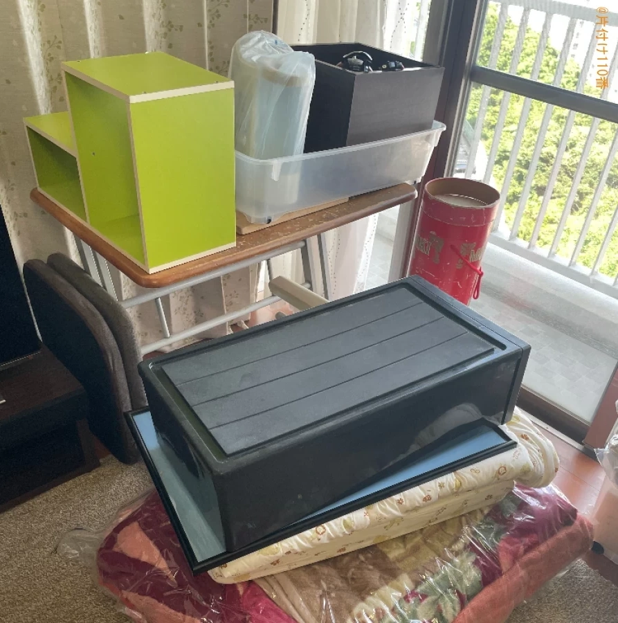 【浦添市】家庭用エアコン、カラーボックス、椅子、布団等の回収