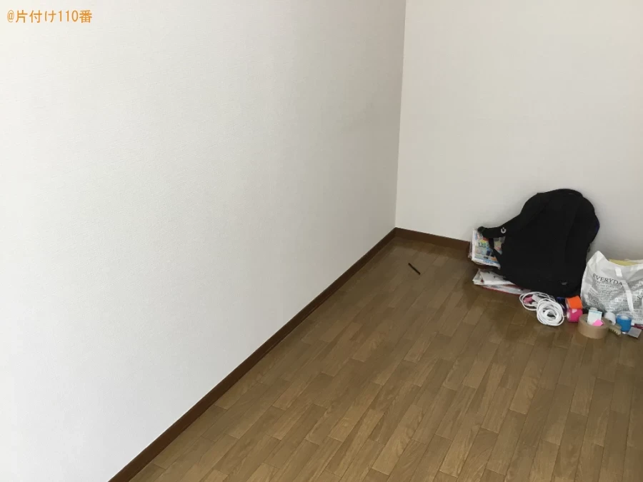 【豊中市本町】テーブル、レンジ台、タンス、衣装ケース等の回収