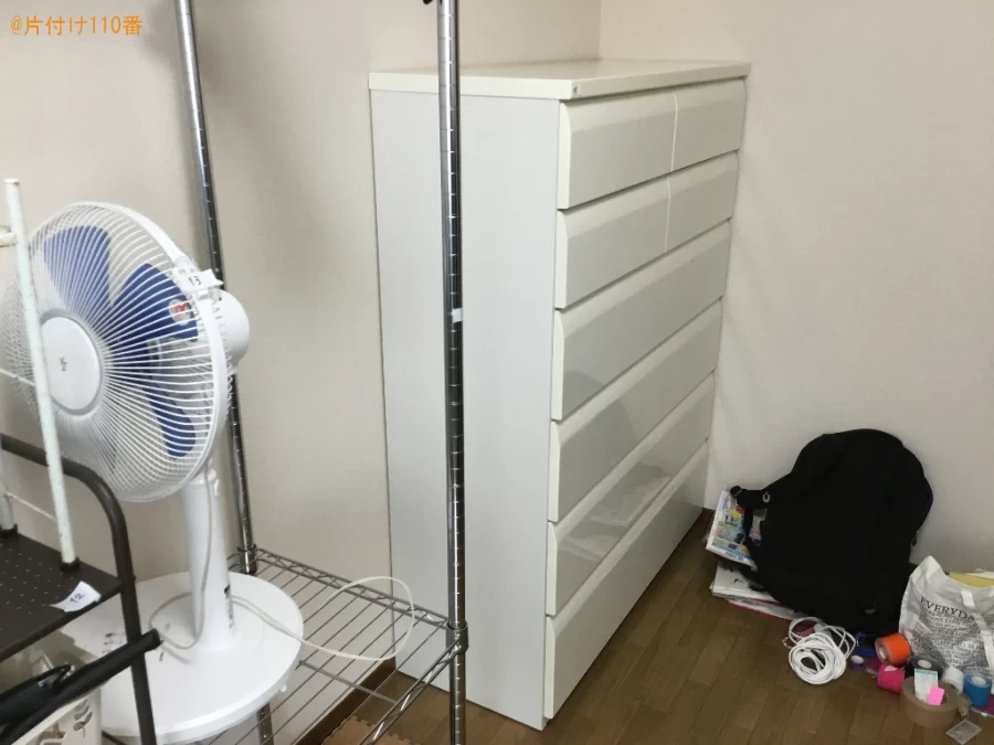 【豊中市本町】テーブル、レンジ台、タンス、衣装ケース等の回収