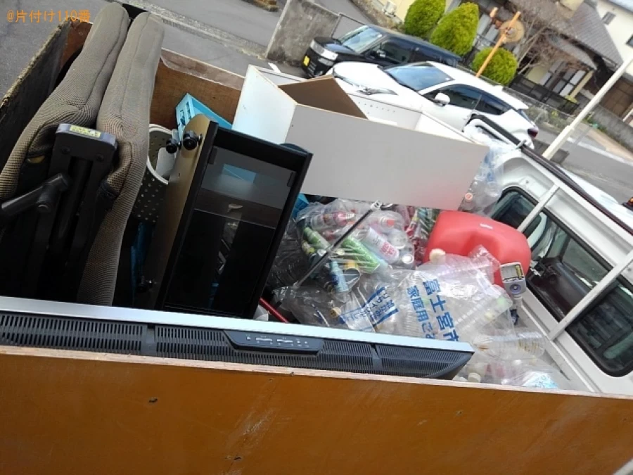 【富士宮市舟久保町】カラーボックス、ポリタンク、テレビ台等の回収