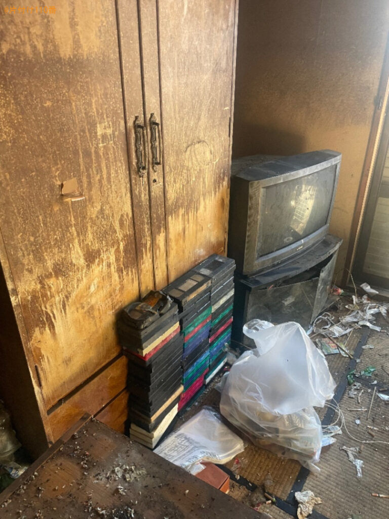 【浜松市中央区】テレビ、テレビ台等の回収とハウスクリーニング