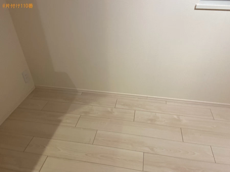 【府中市緑町】セミダブルマットレス、本棚 、本棚、戸棚等の回収