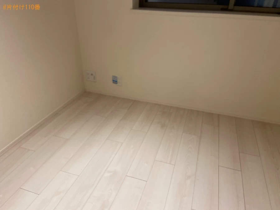 【府中市緑町】セミダブルマットレス、本棚 、本棚、戸棚等の回収