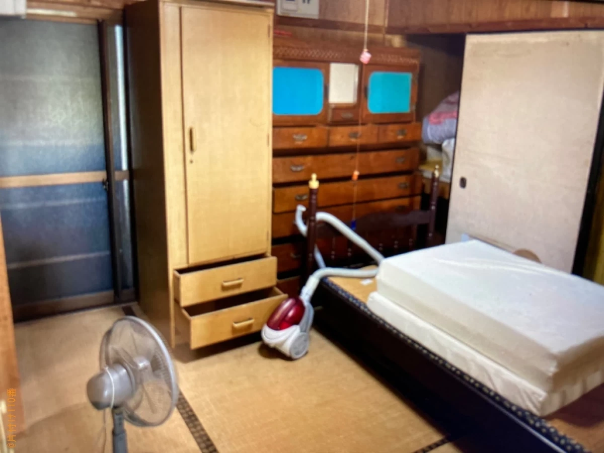 【南九州市】タンス、食器棚、鏡台、ダイニングテーブル等の回収