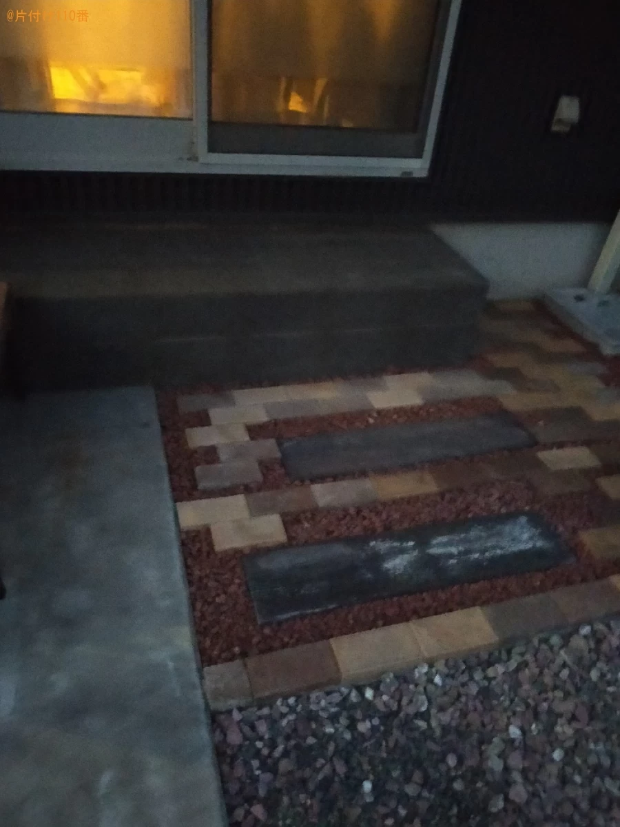 【岡山市南区】ソファーベッド、ガラステーブル、衣装ケース等の回収