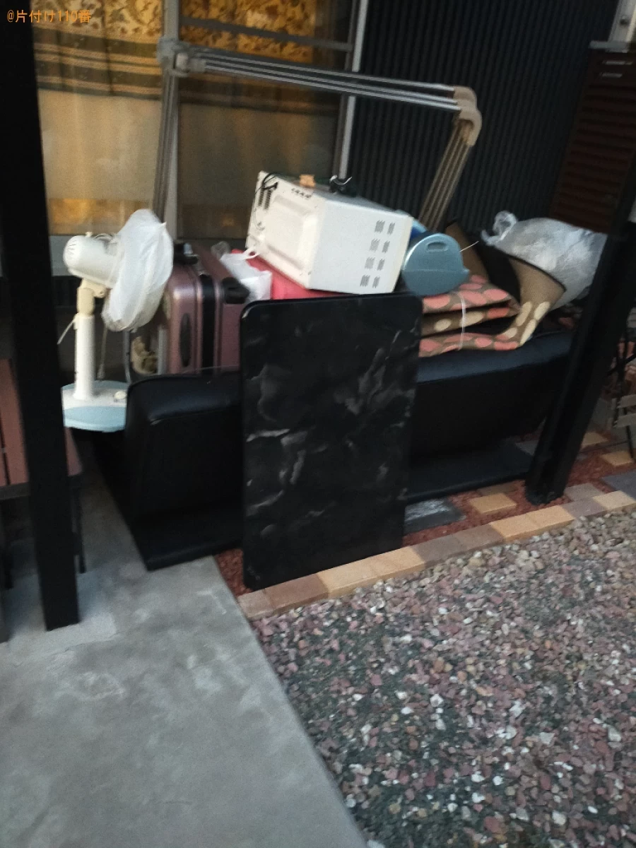 【岡山市南区】ソファーベッド、ガラステーブル、衣装ケース等の回収
