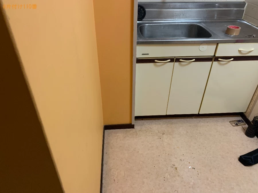 【福岡市博多区】冷蔵庫、ガラステーブル、布団、電子レンジ等の回収