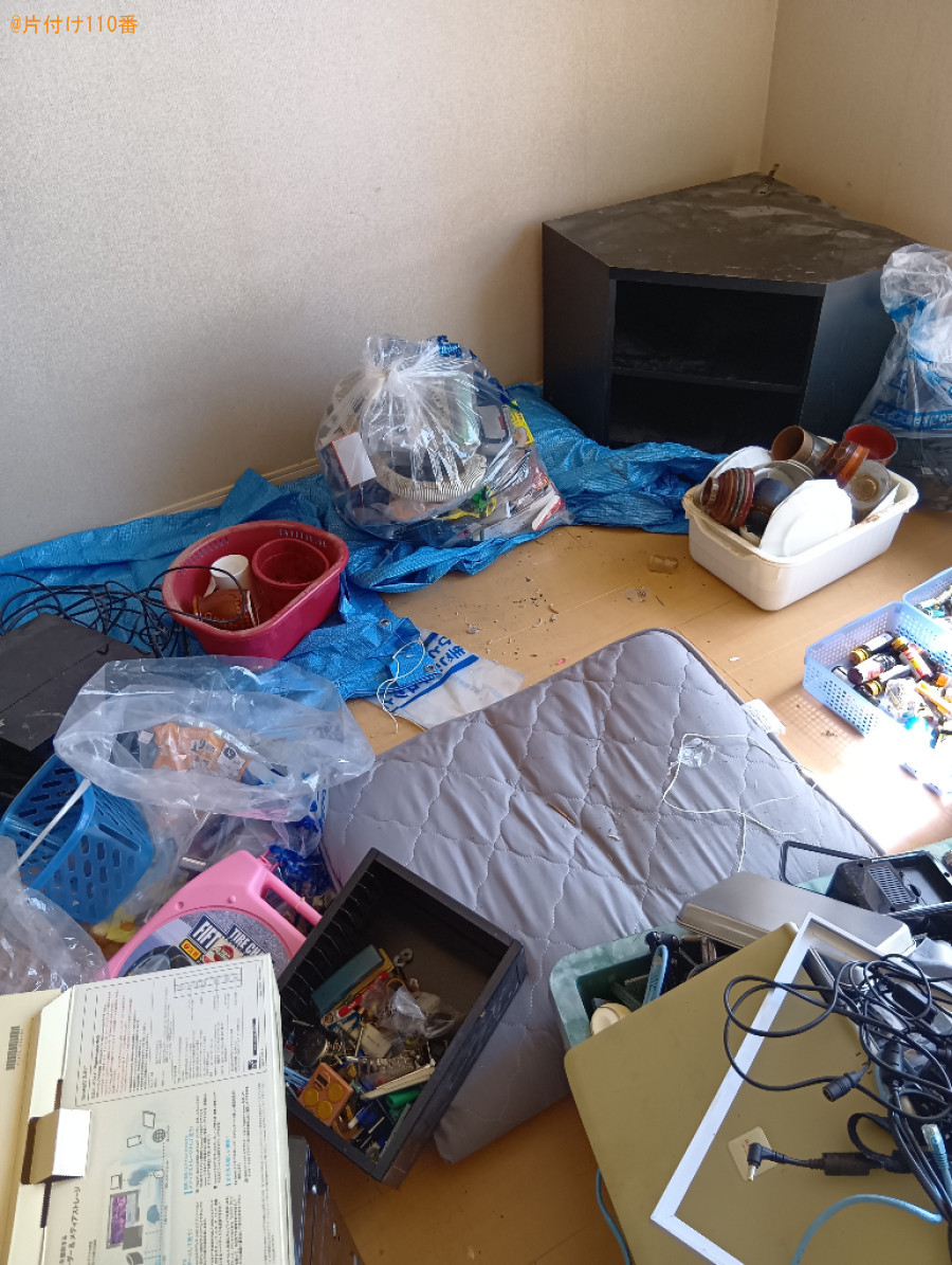 【富士市】テレビ台、本棚、一般ごみ等の回収・処分ご依頼