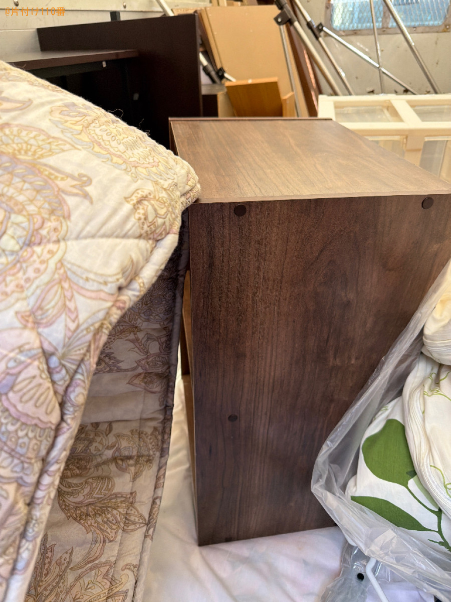 【弘前市富士見町】シングルベッド、二人掛けソファー、本棚等の回収