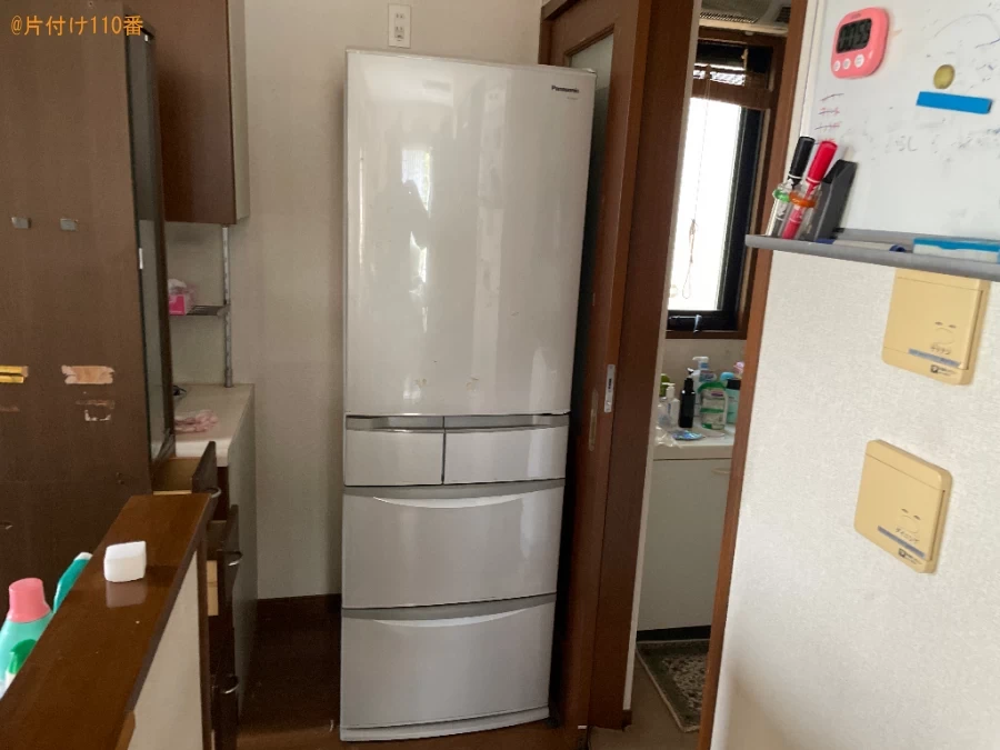 【大津市】冷蔵庫、洗濯機、テレビボード、食器棚、本棚等の回収