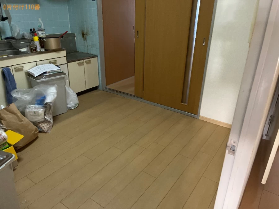 【草津市】二人用ダイニングテーブル、布団、椅子、掃除機等の回収