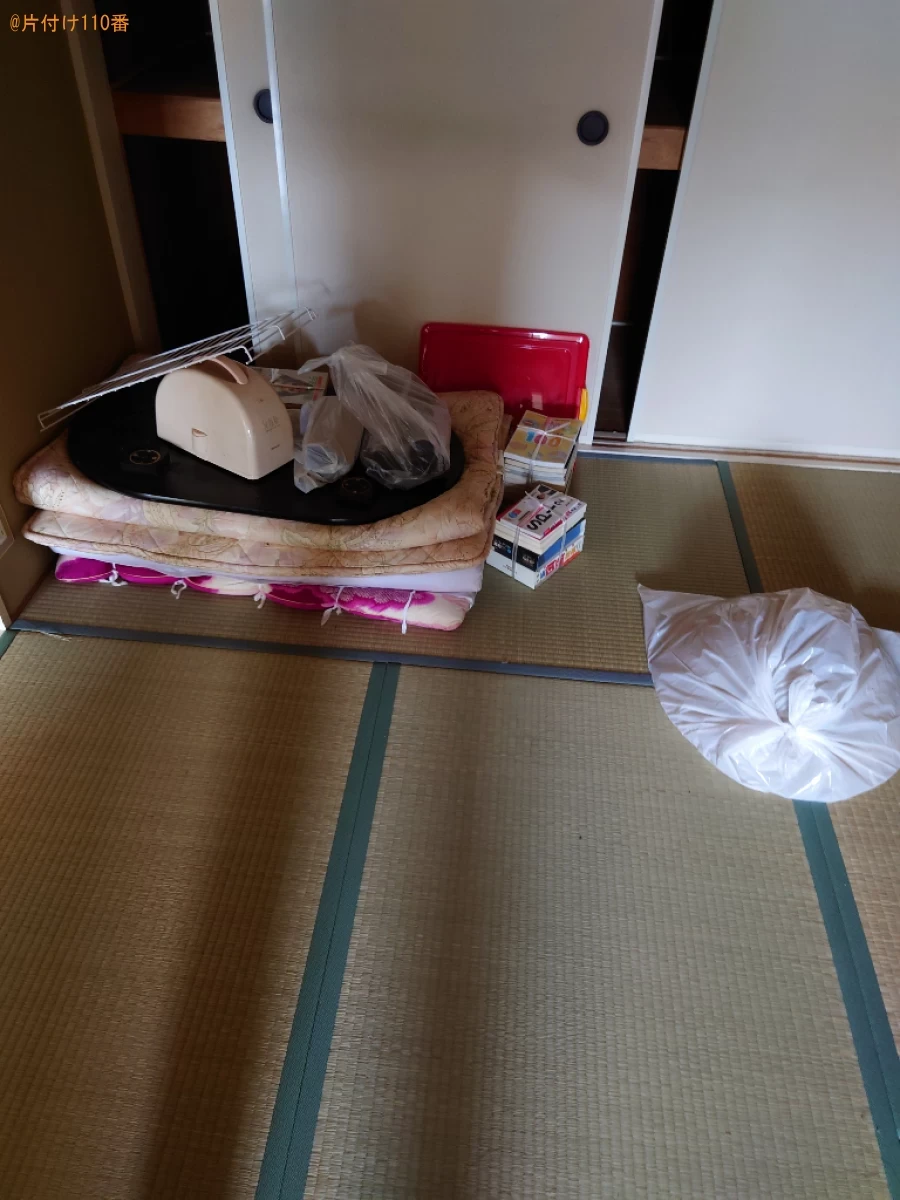 【寝屋川市郡元町】テーブル、はしご、布団、冊子、一般ごみ等の回収