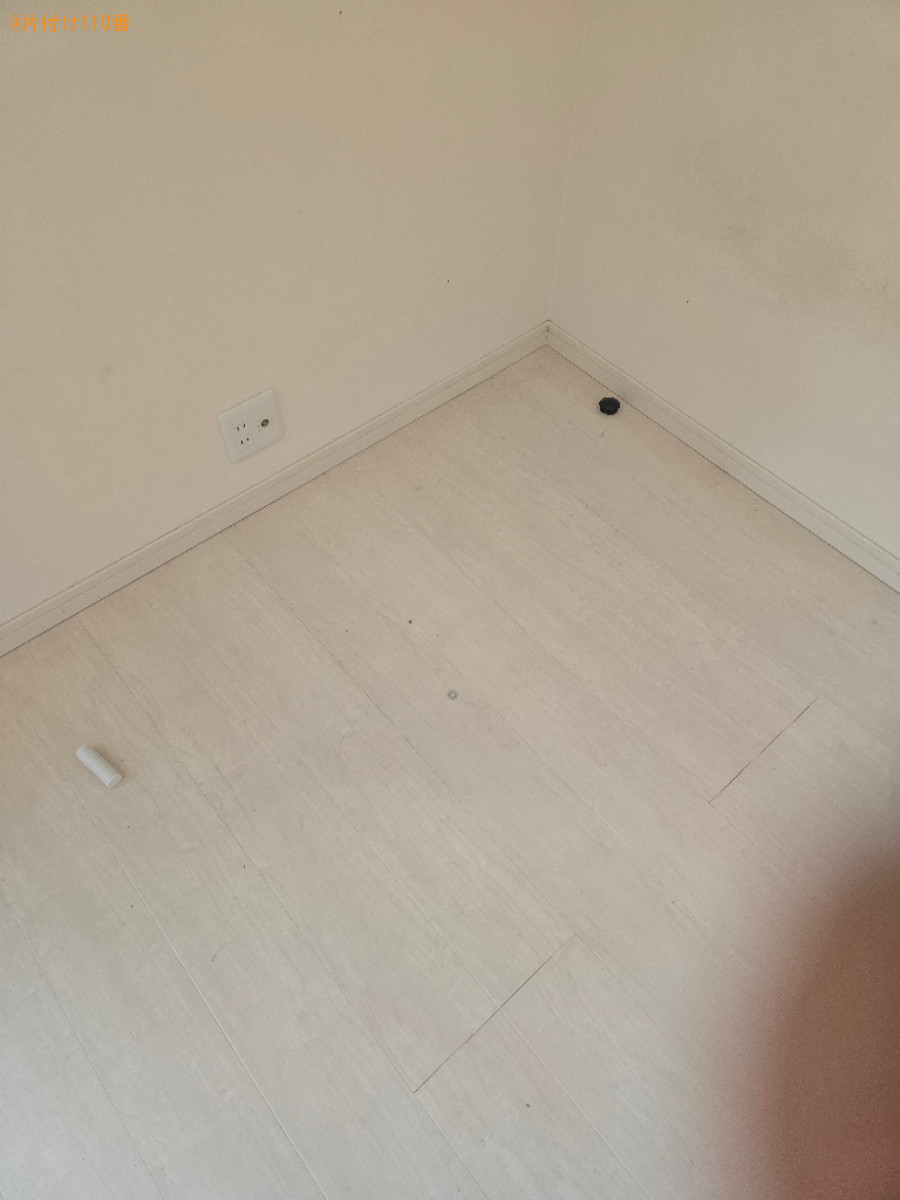 【高知市】ダブルベッドマットレス、デスク、食器棚、食器等の回収