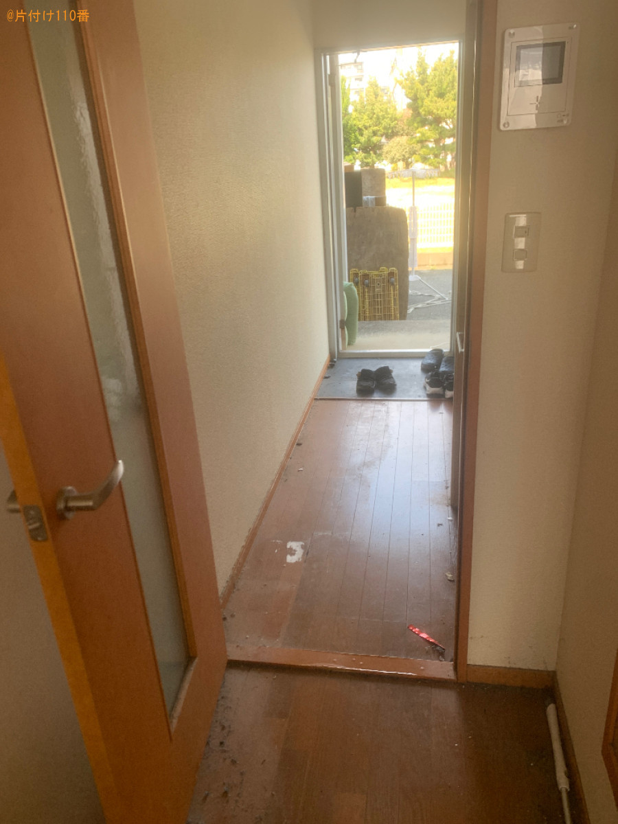 【福岡市西区】ローテーブル、本棚、食器棚、椅子、布団等の回収