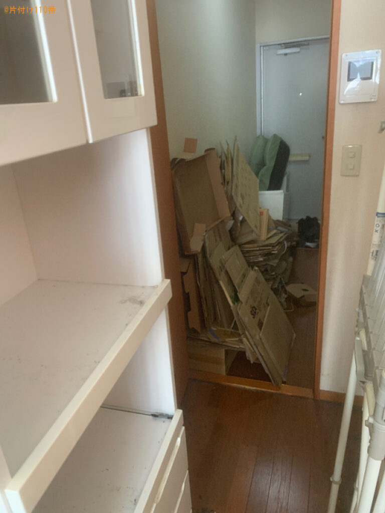 【福岡市西区】ローテーブル、本棚、食器棚、椅子、布団等の回収