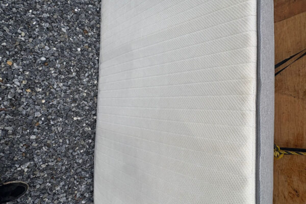 【足柄上郡中井町】シングルベッドマットレスの回収・処分ご依頼