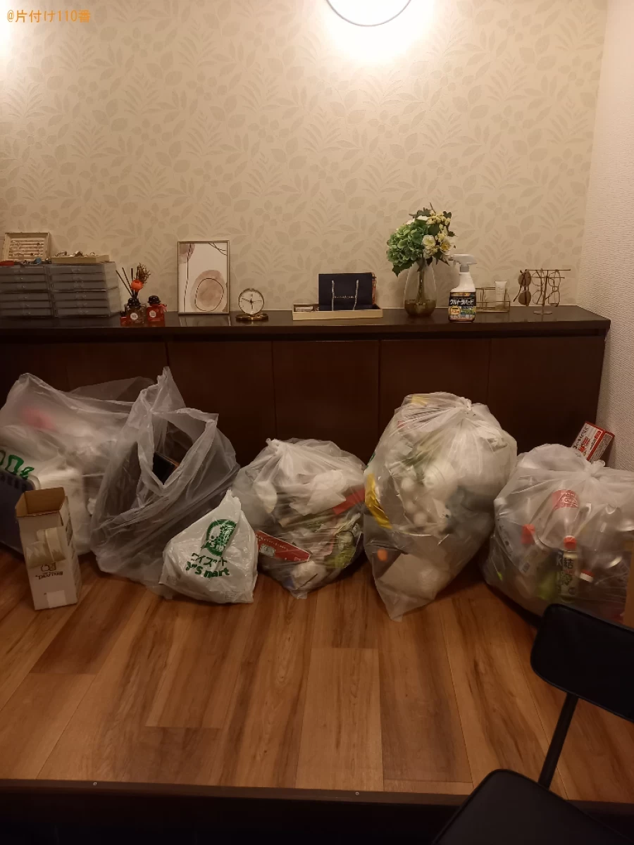 【豊島区】スーツケース、オイルヒーター、ハンガー、椅子等の回収