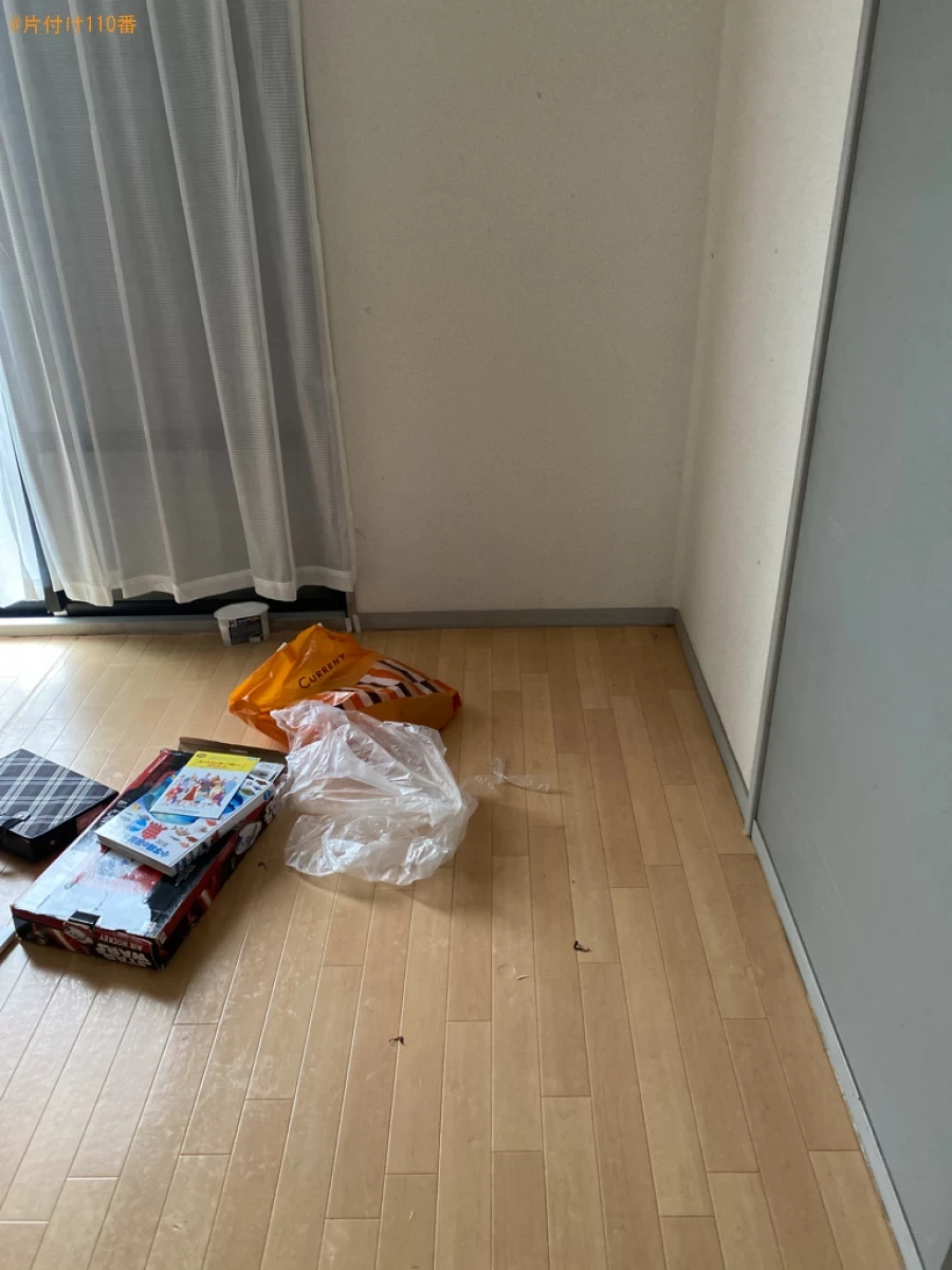 【下関市長府三島町】二人用ダイニングテーブル、本棚、椅子等の回収