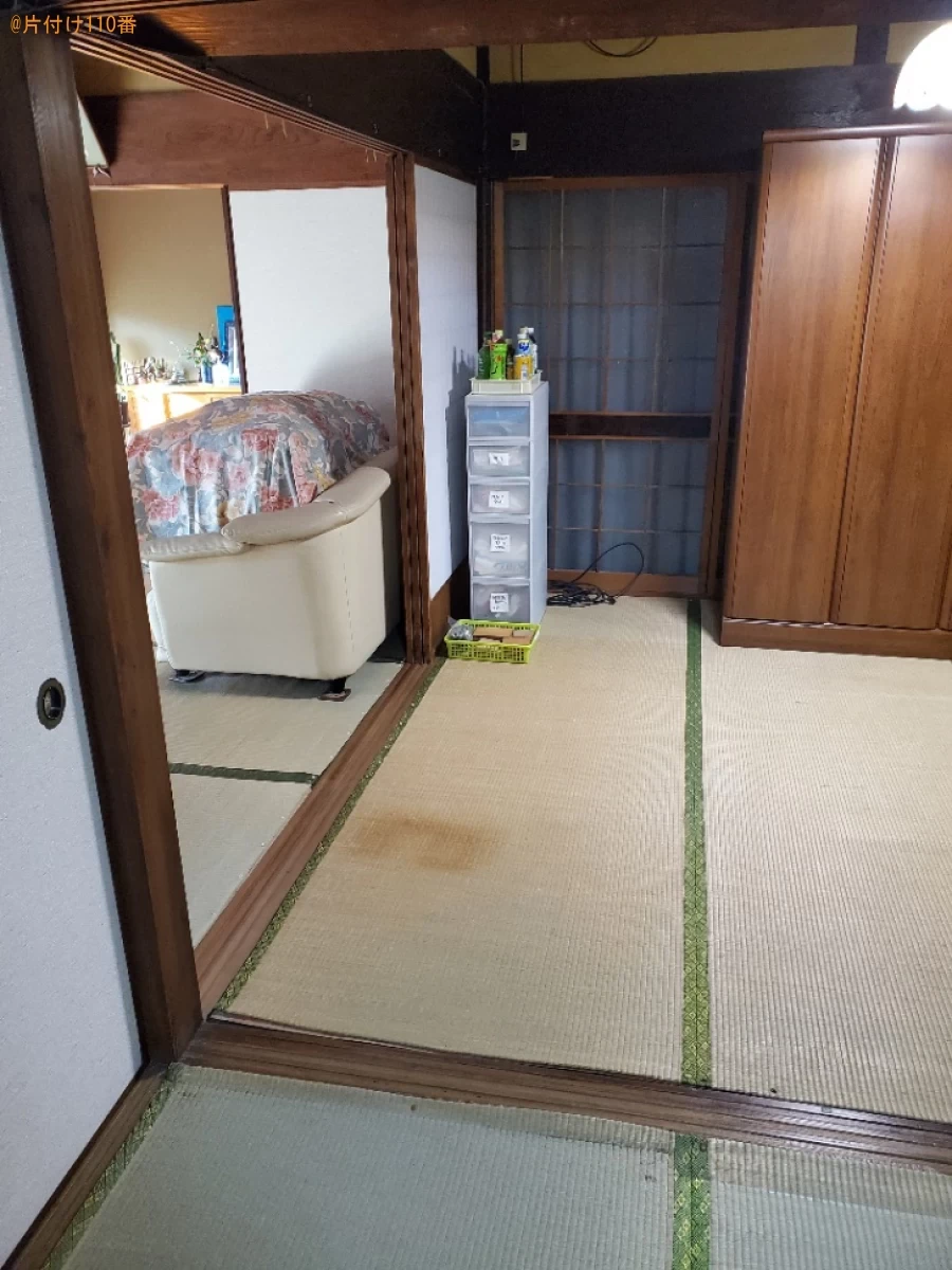 【岡山市中区】カーペット、食器棚、鏡台、婚礼タンス等の回収・処分