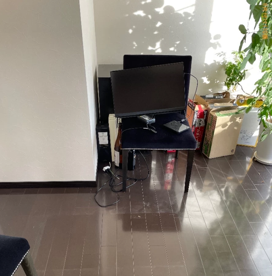 【京都市中京区】ネジ山が壊れたテーブルの分解作業ご依頼