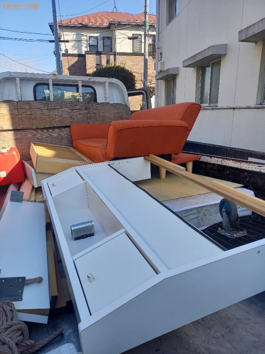 【八潮市】マットレス付きセミダブルベッド、二人掛けソファーの回収