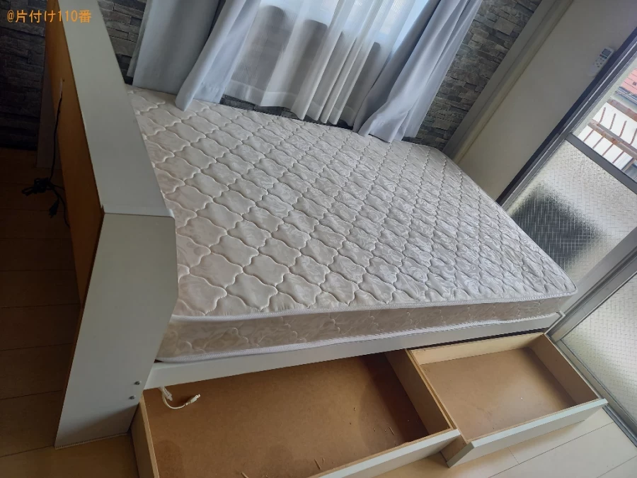 【八潮市】マットレス付きセミダブルベッド、二人掛けソファーの回収