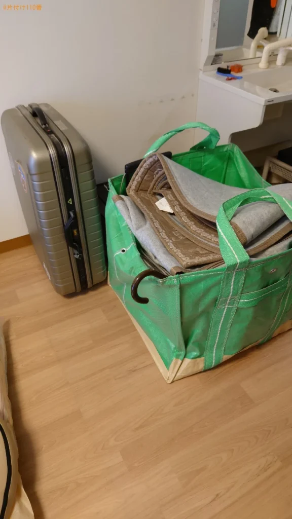 【大阪市西成区】テレビ台、仏壇、お位牌、布団、座椅子等の回収