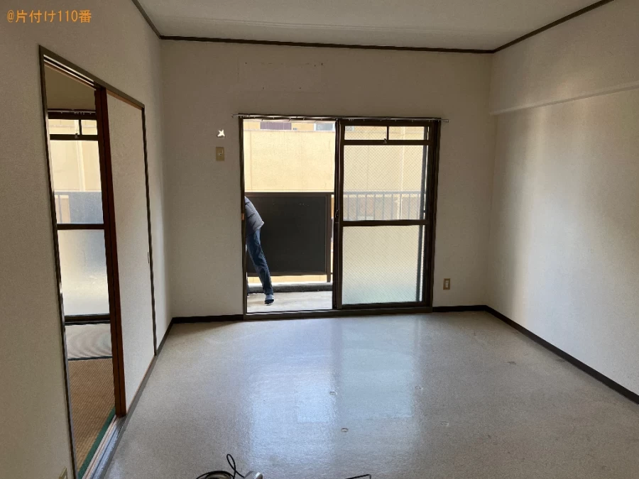 【大見八万市】マットレス付きダブルベッド、冷蔵庫、机等の回収