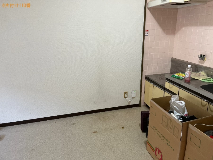 【大見八万市】マットレス付きダブルベッド、冷蔵庫、机等の回収