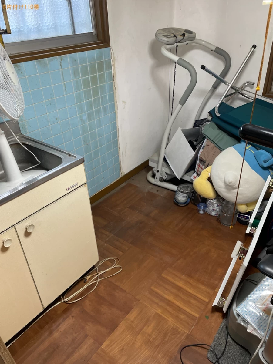 【栗東市】マッサージチェア、サイドボード、テレビ台等の回収・処分