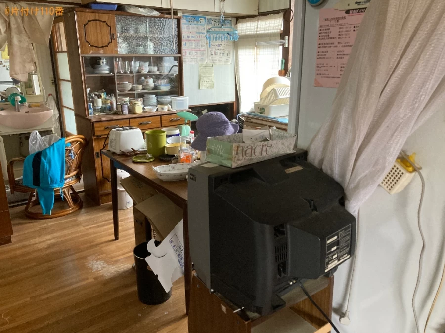 【奥州市】家財一式（食器棚、ダイニングテーブル、テレビ等）の回収