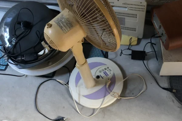 【宇治市伊勢田町】シーリングライト、掃除機、電子レンジ等の回収