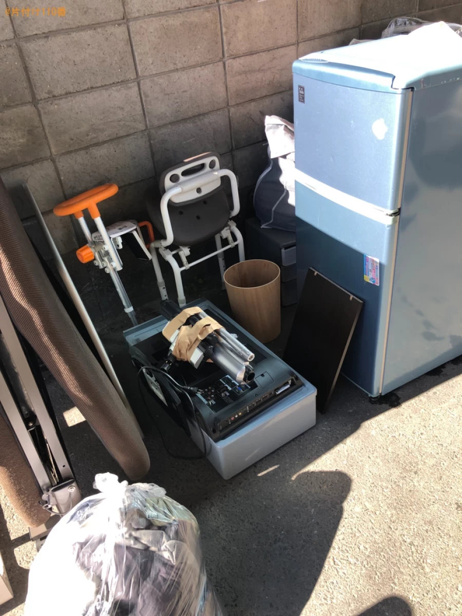 【京都市南区】折り畳みベッド、冷蔵庫、こたつ、衣装ケース等の回収