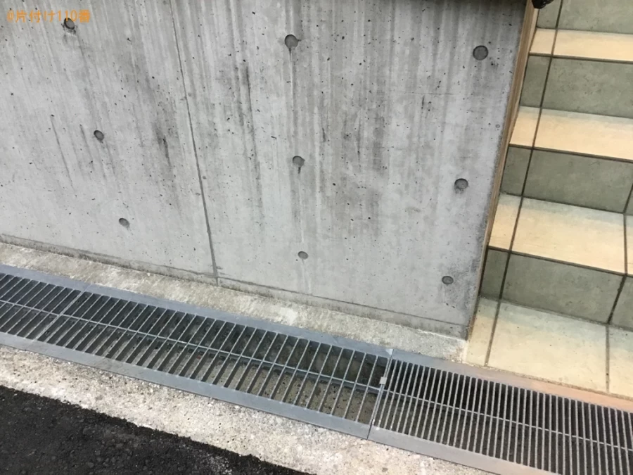 【西宮市甲子園高潮町】2人用ダイニングテーブル、カーペットの回収