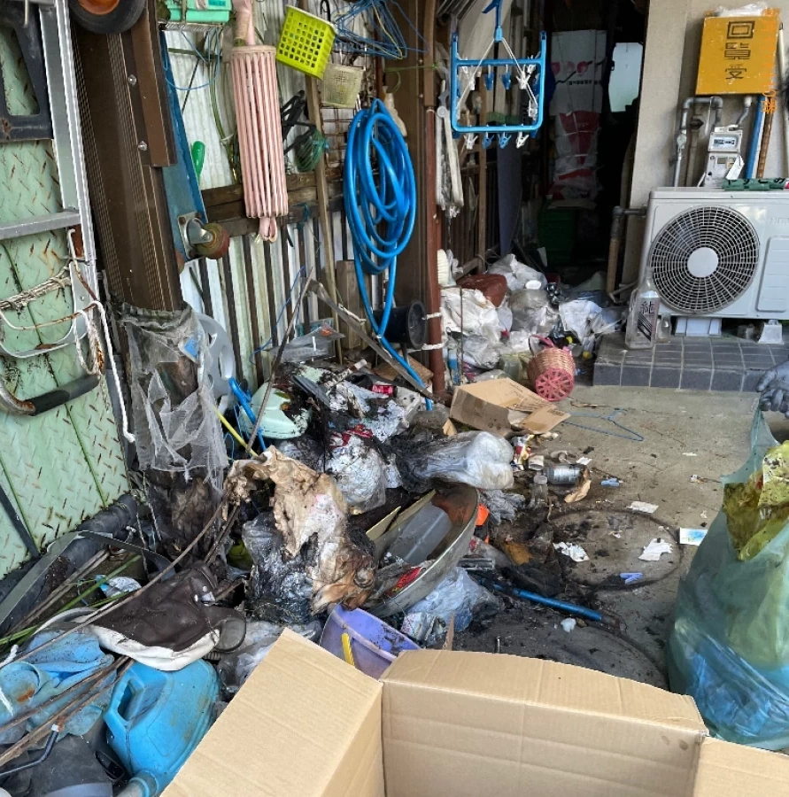 【亀岡市ひえ田野町】マットレス付きシングルベッド、布団等の回収