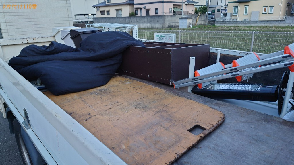【松山市久保田町】本棚、テーブル、ゴミ箱、ヒーター等の回収・処分