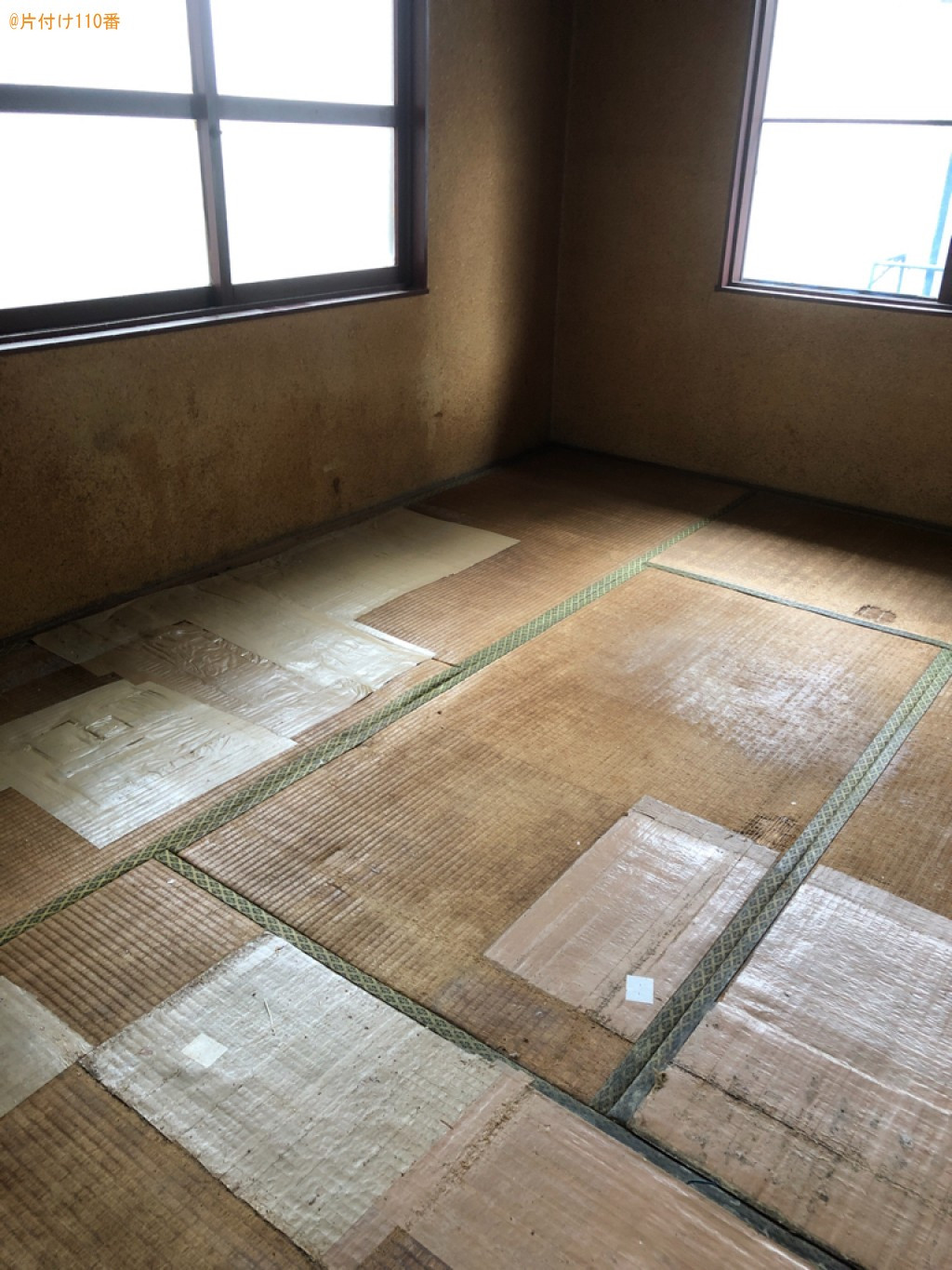 【松山市室町】タンス、折り畳みベッド、デスク、テーブル等の回収