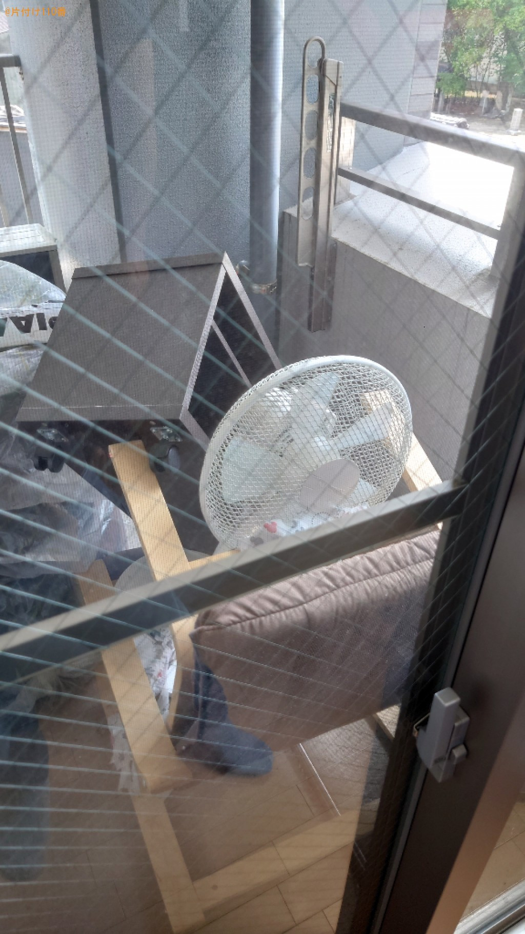【松山市萱町】カーペット、椅子、キャビネット、テレビ台等の回収