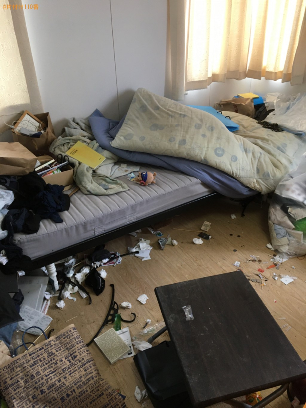 【大垣市室本町】マットレス付きシングルベッド、テーブル等の回収