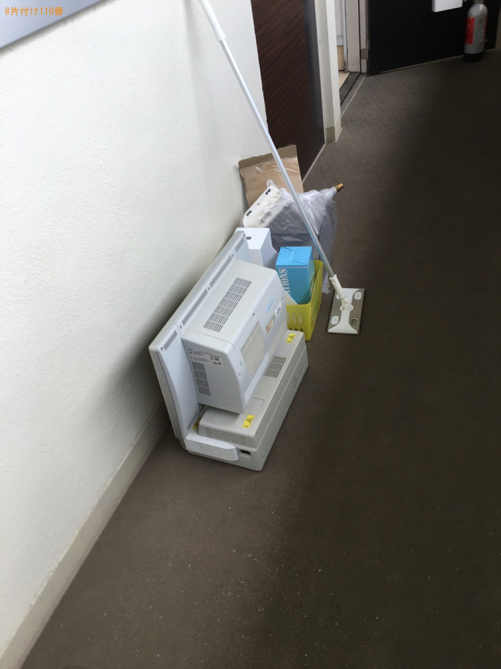 【岐阜市加納村松町】PC、こたつ、食器棚、テレビ台、布団等の回収