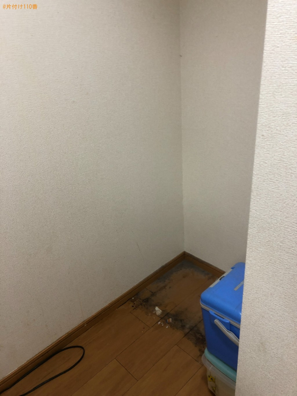 【松山市】電子レンジ、冷蔵庫、食器棚、ソファー、机等の回収・処分