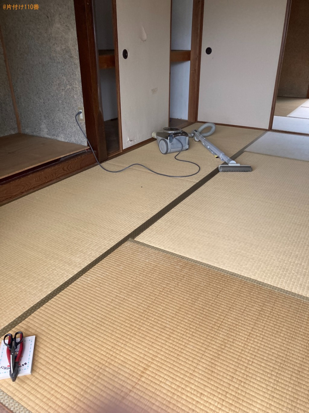 【北九州市小倉南区】本棚、看板、テーブル、座布団、椅子等の回収