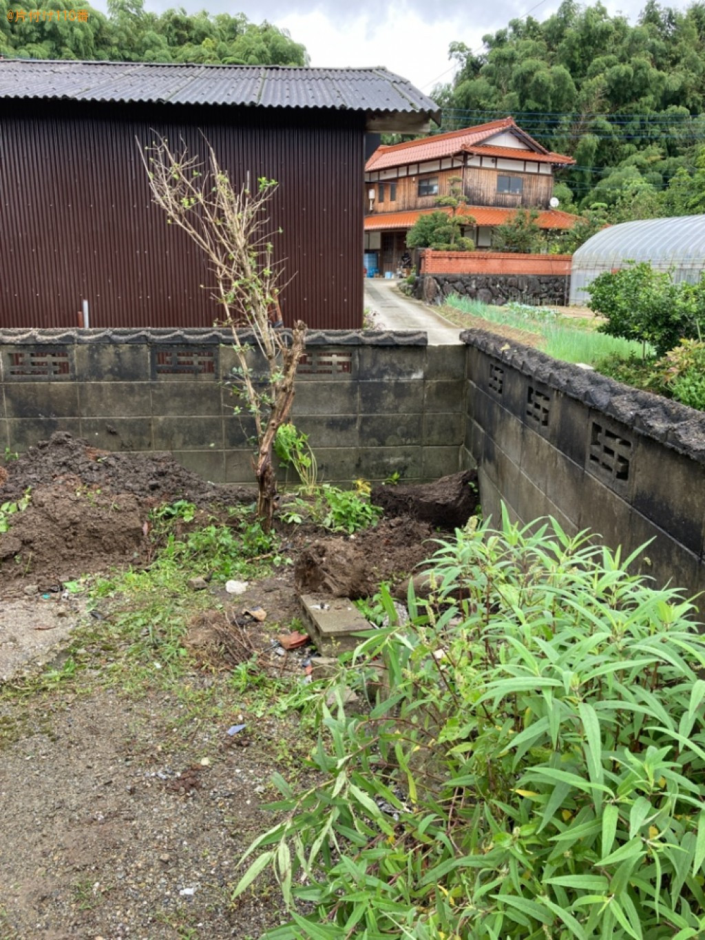 【北九州市小倉南区】本棚、看板、テーブル、座布団、椅子等の回収
