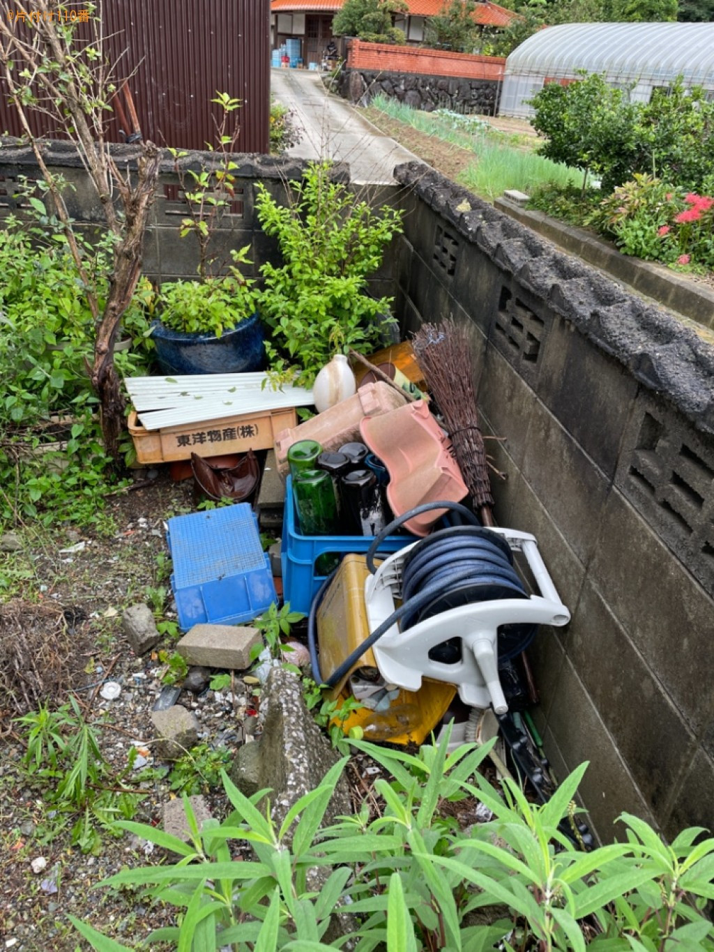 【北九州市小倉南区】本棚、看板、テーブル、座布団、椅子等の回収