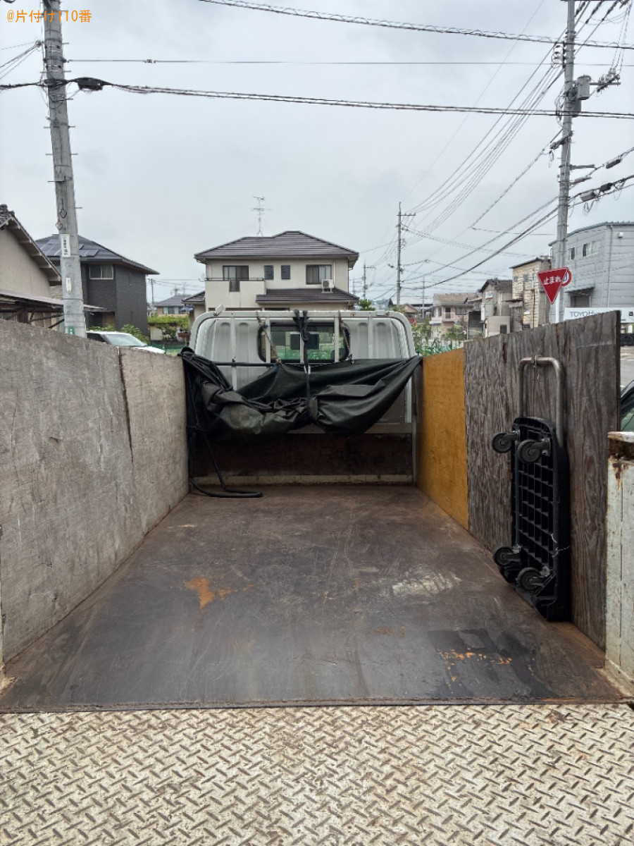 【福山市南松永町】食器棚、婚礼タンス、扇風機、ラケット等の回収