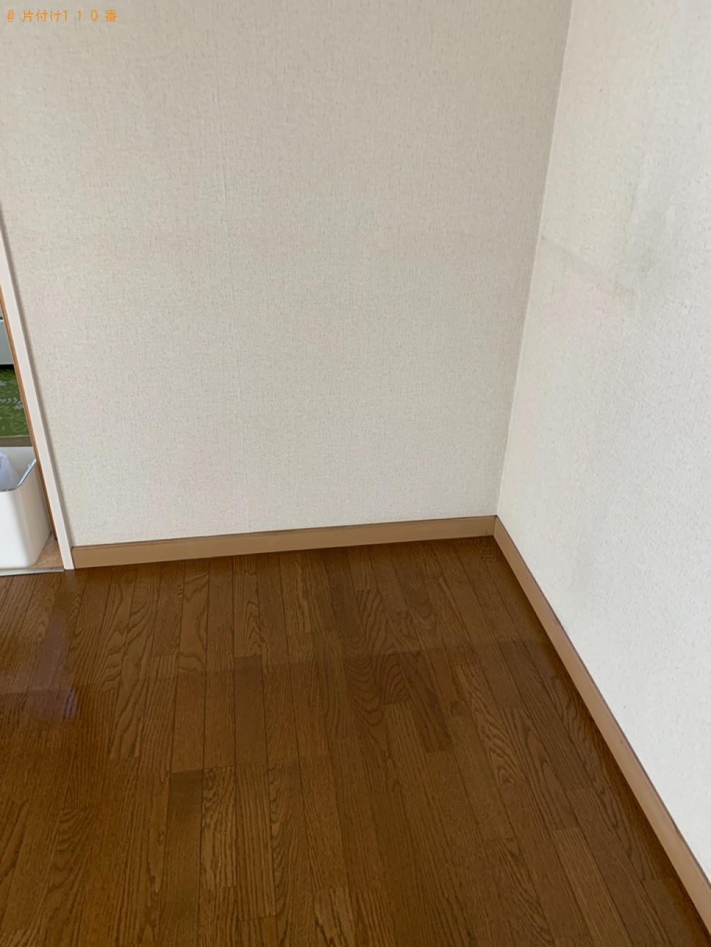 【堺市南区】2人用ダイニングテーブル、食器棚、食器、かご等の回収