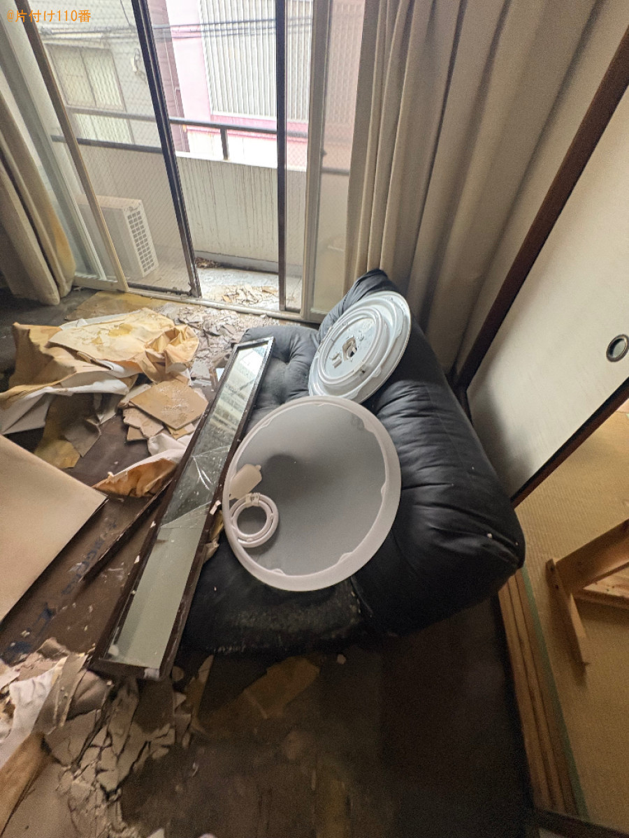 【新宿区原町】ベッド、寝具、テーブル、椅子、絨毯、小物等の回収