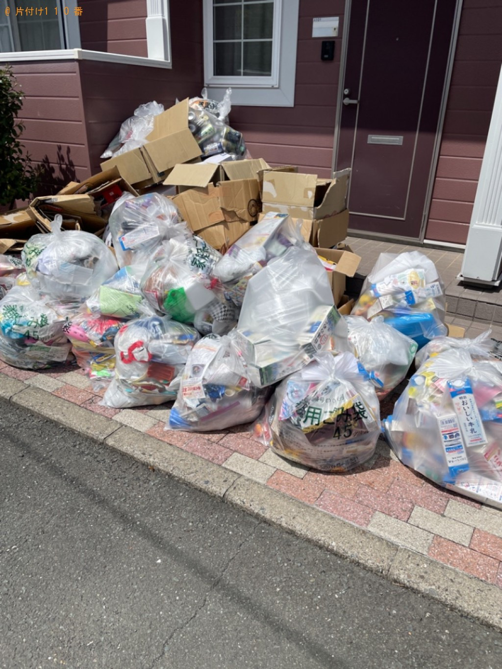 【浜松市北区】ゴミ屋敷状態になっているテラスハウスの片付け作業